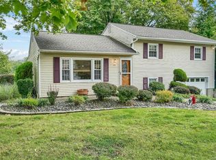 25 Parade Pl, New Windsor, NY 12553