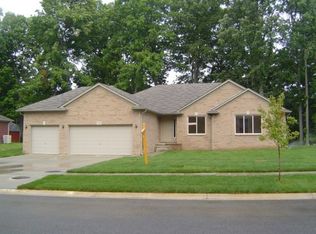 35463 Diane Ln, Richmond, MI 48062