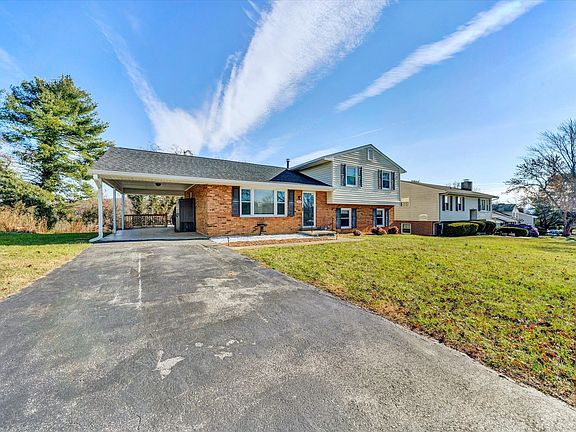 2nd image of 5435 N Lake Dr