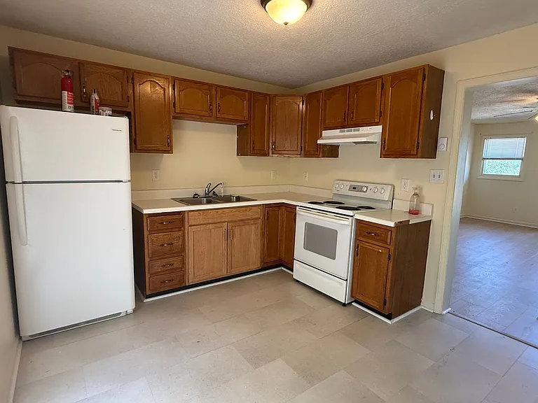 113 Elliott And Scott Cir — Photo 6