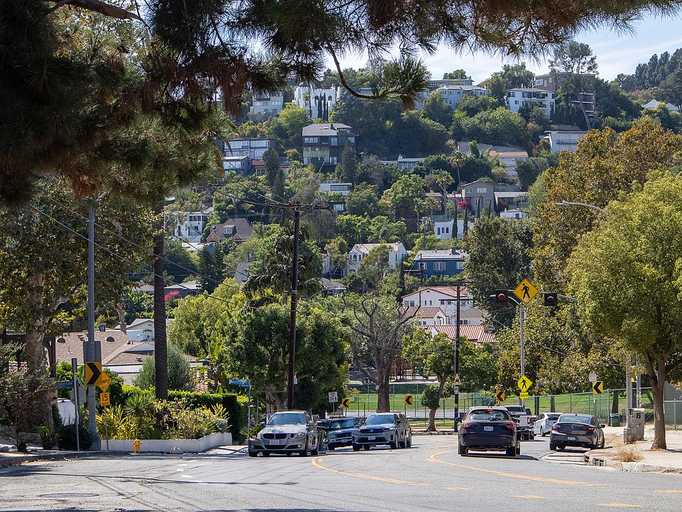 Silver Lake Blvd