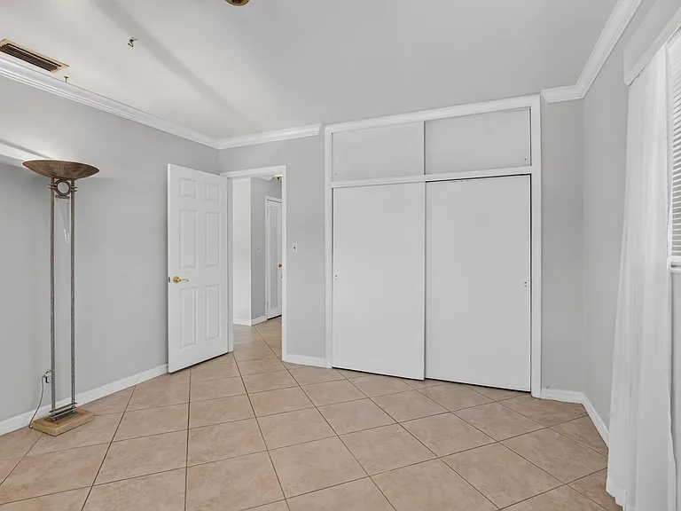 421 SW 2nd St — Photo 21