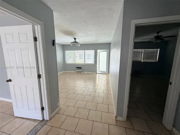 1233 Marseille Dr #5 — Photo 7