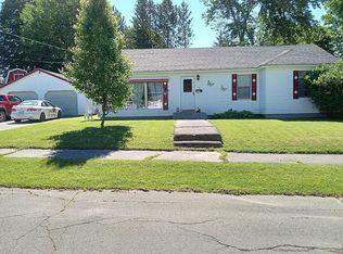 33 Birch St, East Millinocket, ME 04430
