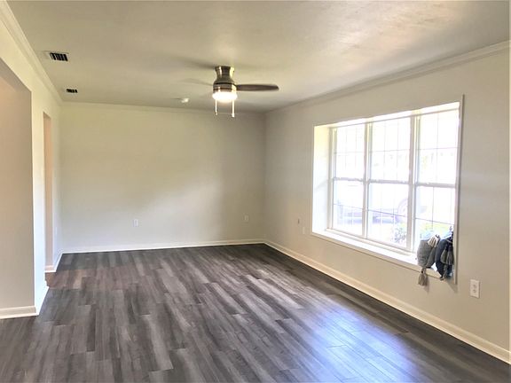 2nd image of 3006 Mesa Dr