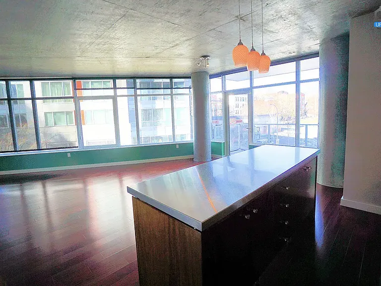 1926 W Burnside St #202 — Photo 10