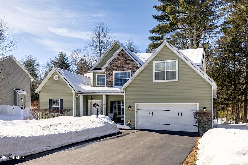 3rd image of 123 Richmond Hill Drive