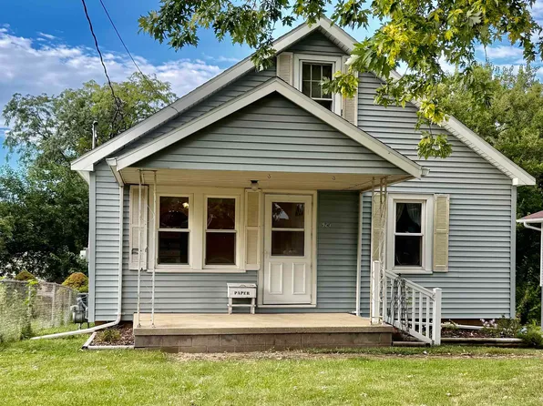 581 Roosevelt St, Creve Coeur, IL 61610