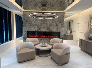 5858 Yonge St #2201, Toronto, ON M2M 3T3