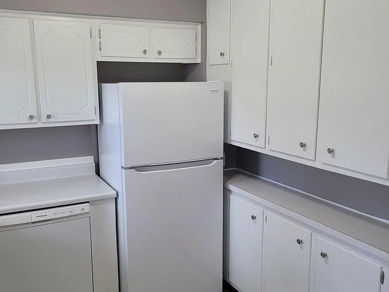 4712 Western Ave — Photo 7