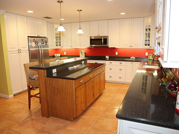 3rd image of 4 Eagle Ln