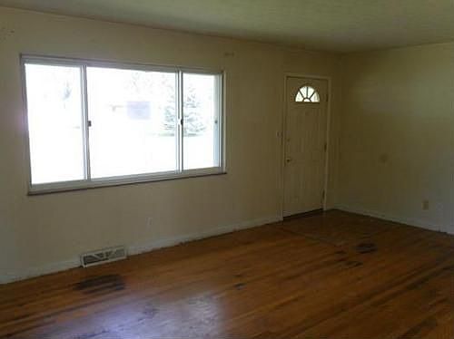 5th image of 347 Marshall Dr