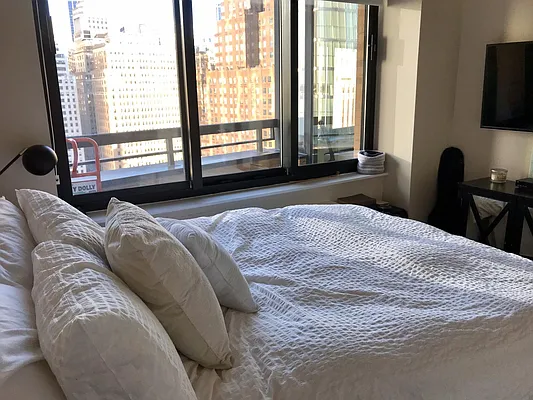 Rented by NY Living Solutions | media 7