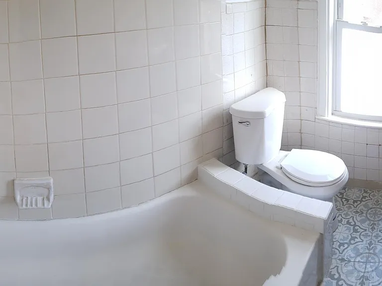 824 Fairmount Ave — Photo 9