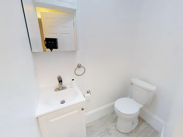 50 Lowell St #2L — Photo 11