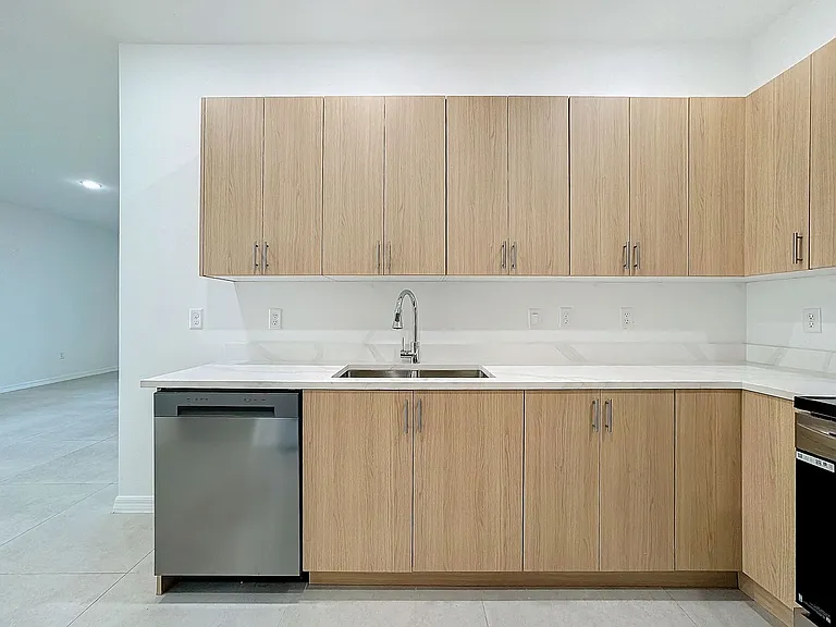 1748 Barton Towne Cir — Photo 17