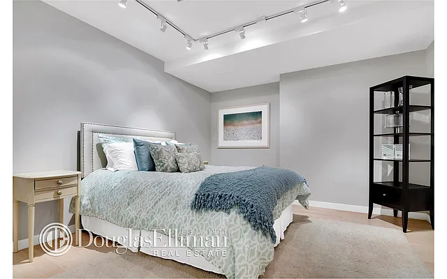 Sold by Douglas Elliman | media 24