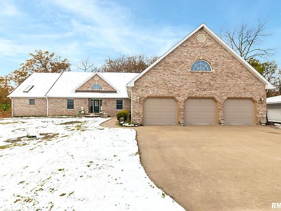3rd image of 123 Sherwood Dr