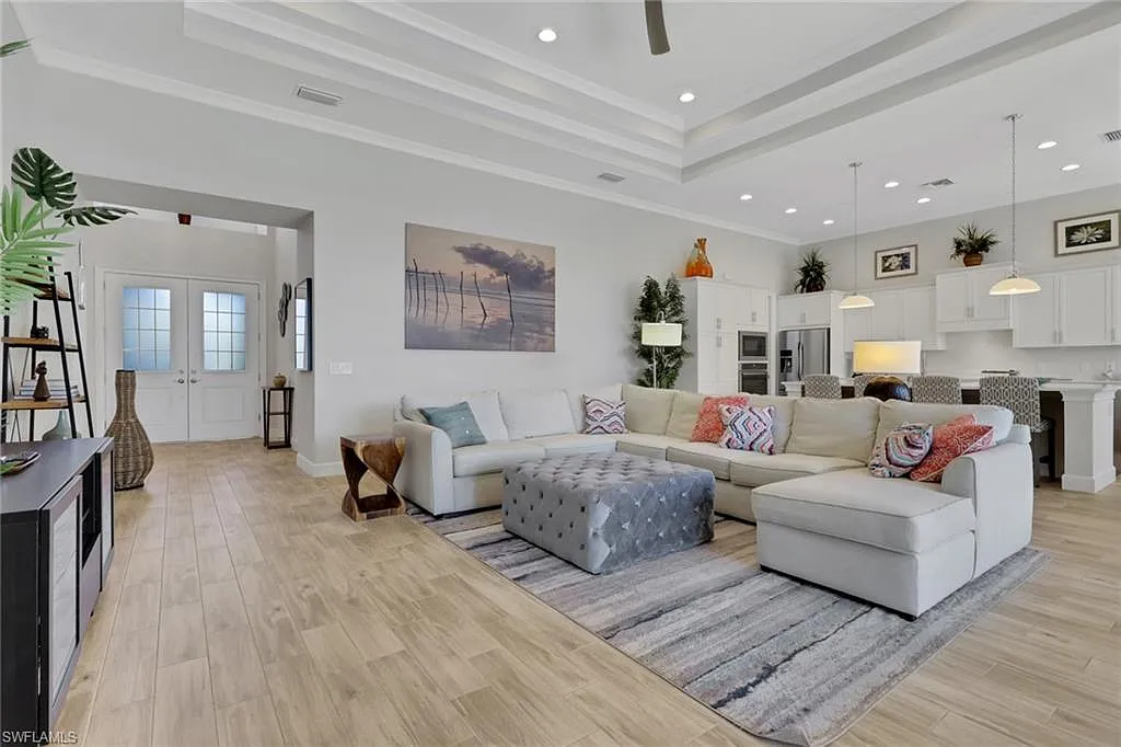 2 bed, 2.5 bath, 2358 sqft, $14,000 — Photo 4