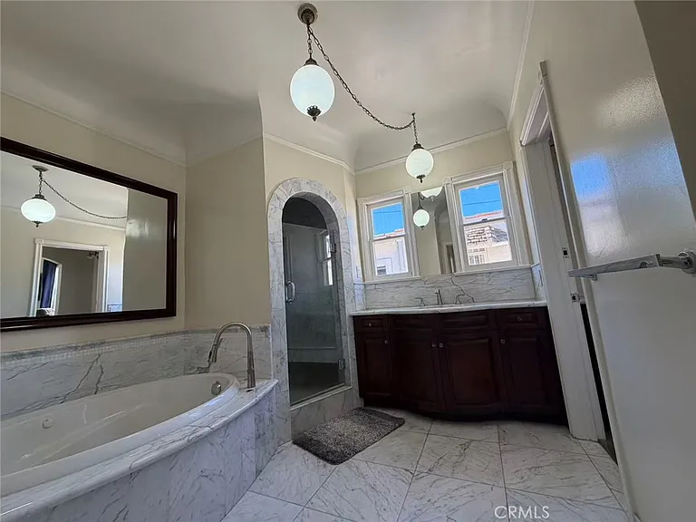 113 N Doheny Dr — Photo 12