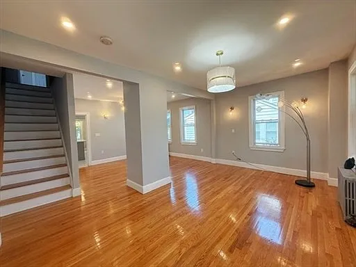 3 bed, 1.5 bath, 1450 sqft, $3,300 — Photo 3