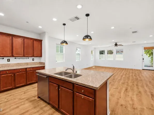 17326 W Parque Vanowen Way, Van Nuys, CA 91406