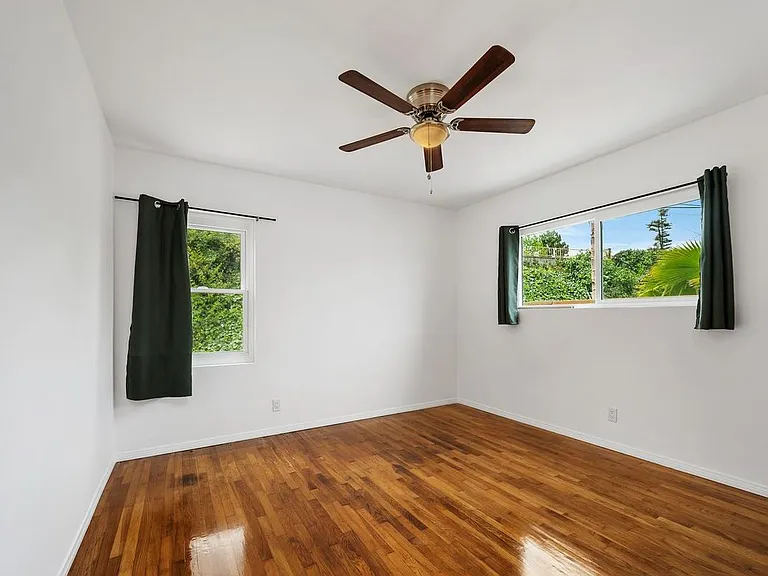 26015 Crest Rd — Photo 21