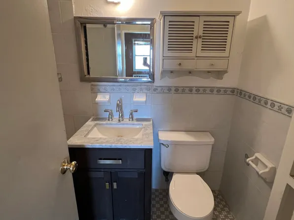 89-15 Parsons Boulevard image 11 of 13