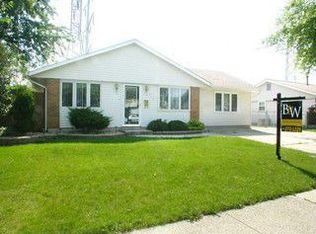 415 Macon Ave, Romeoville, IL 60446