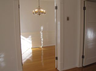 447 N Oakhurst Dr APT A, Beverly Hills, CA 90210