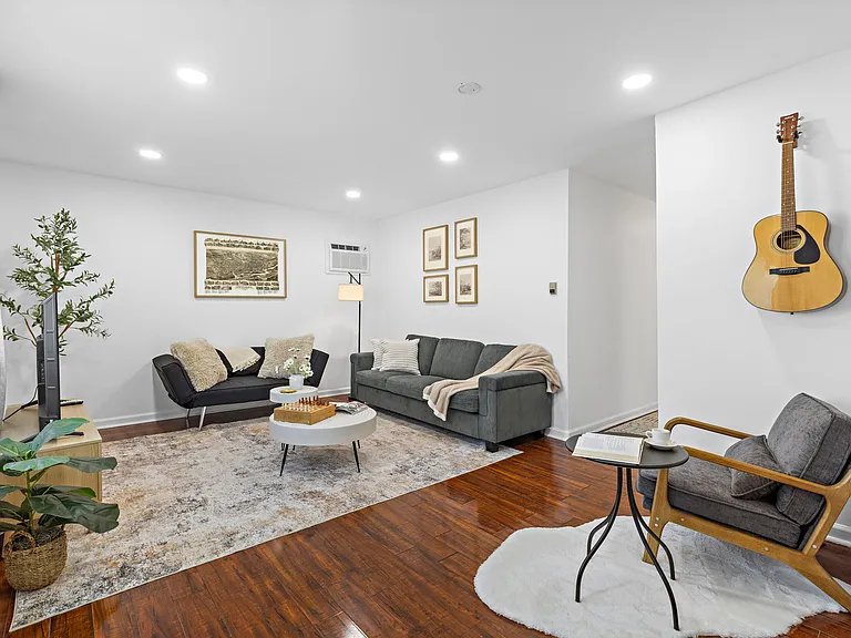 174 Clay St #1 — Photo 6