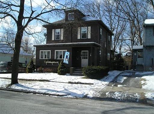2nd image of 111 Winnifred Rd