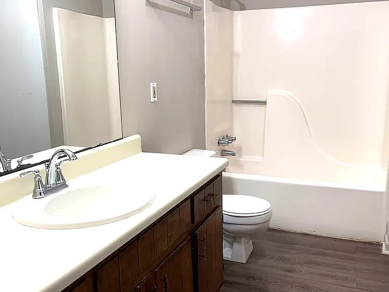 190 Hennon Dr NW — Photo 5