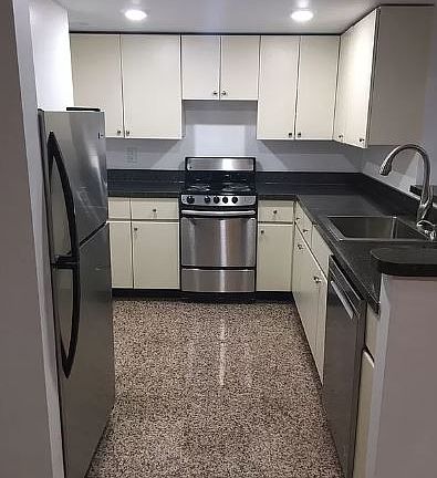 5th image of 213 E 37th St #1G