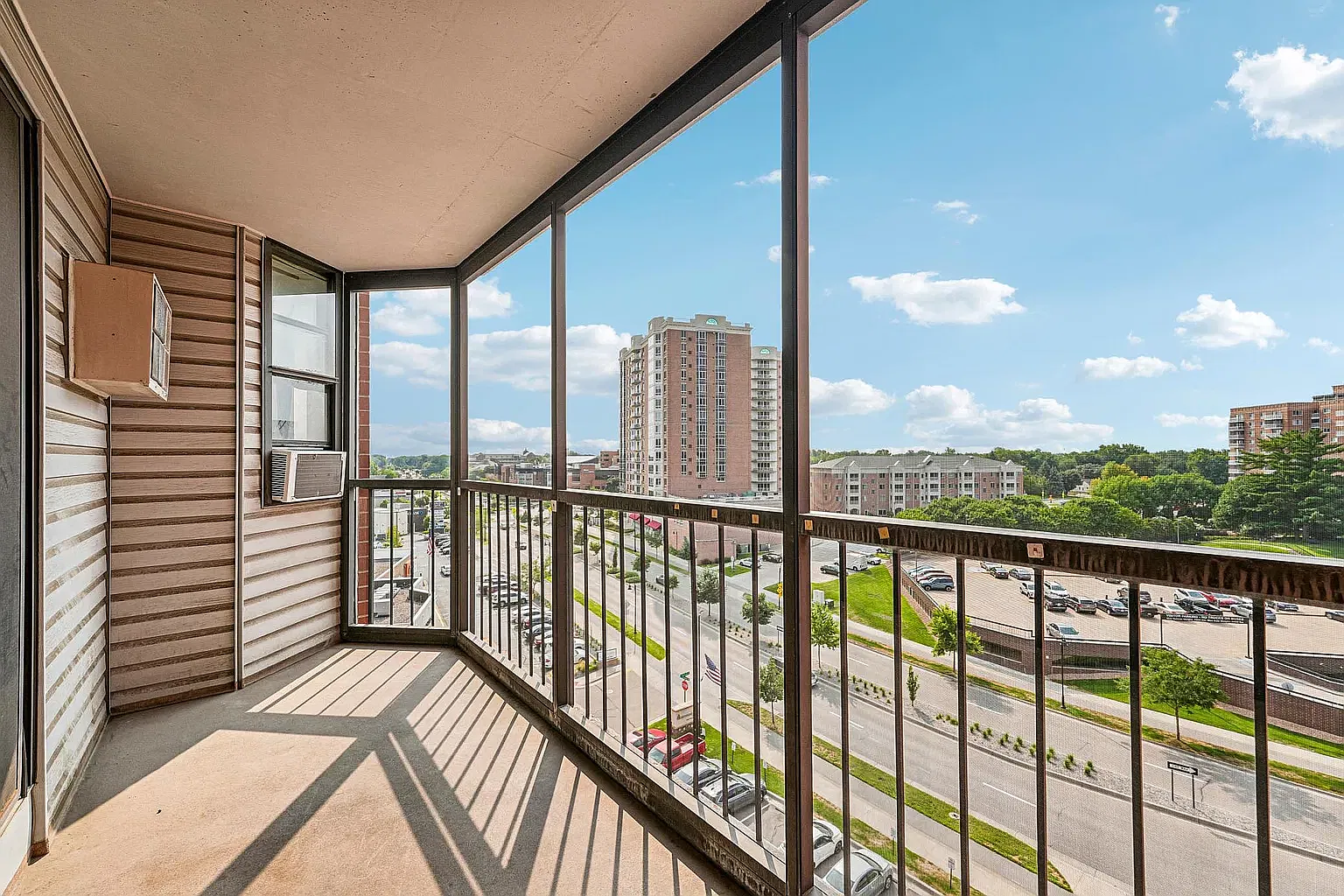 1 bed, 786 sqft, $1,595 — Photo 2