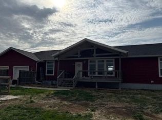 10724 30th St SW, Dickinson, ND 58601