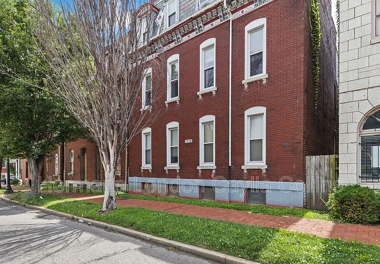 1708 S Tucker Blvd #C — Photo 1