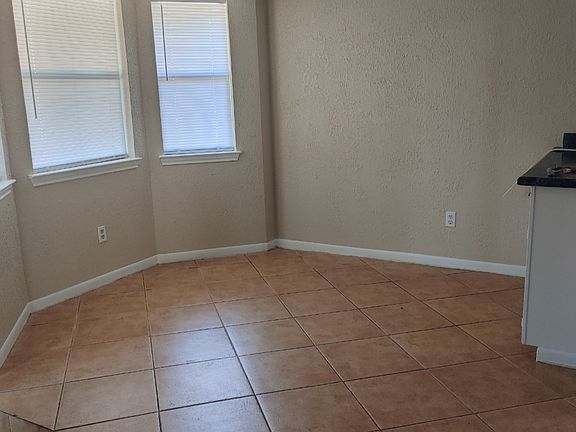 4th image of 2303 Tiffany Dr