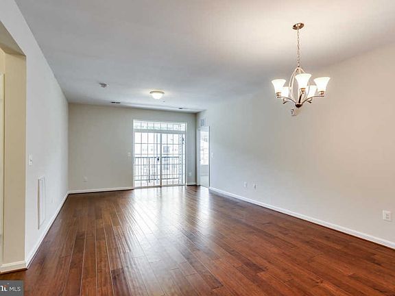 3rd image of 605 Quicksilver Ct #401