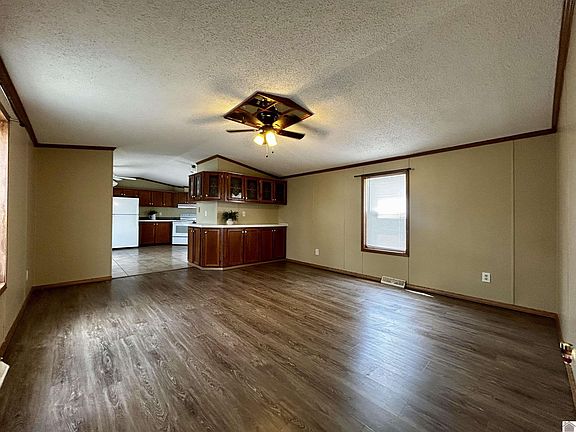 3rd image of 107 Beckham Ave