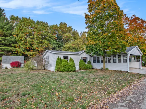 102 Apple Ct, Muskegon, MI 49445