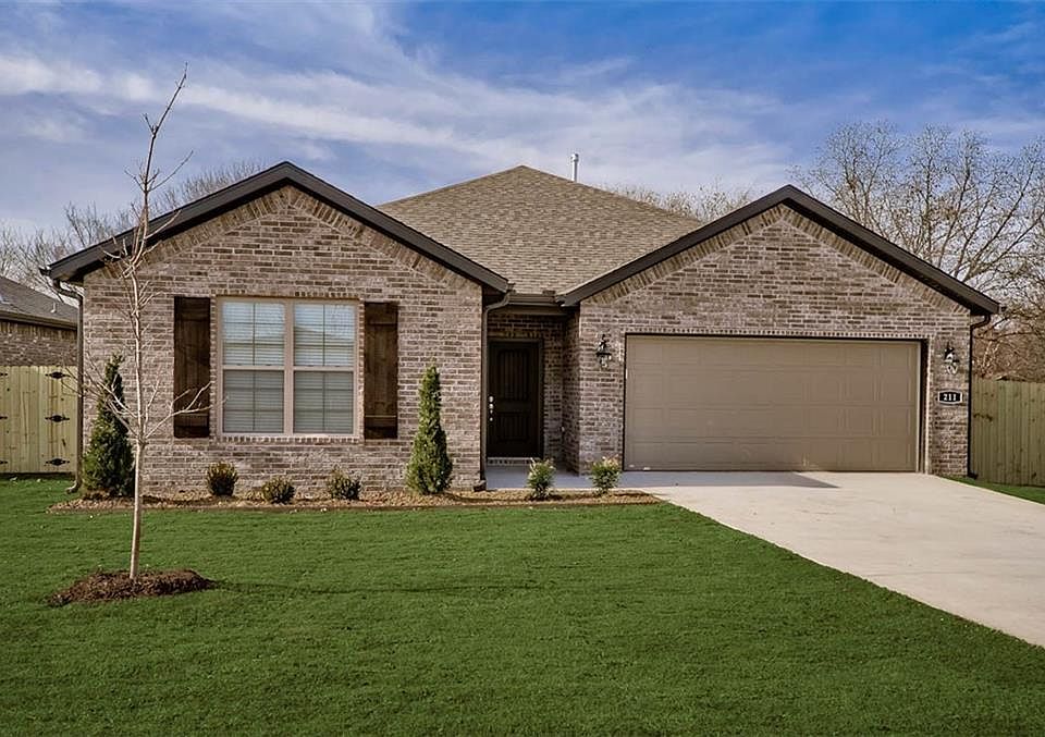 1st image of 211 Prairie Ln