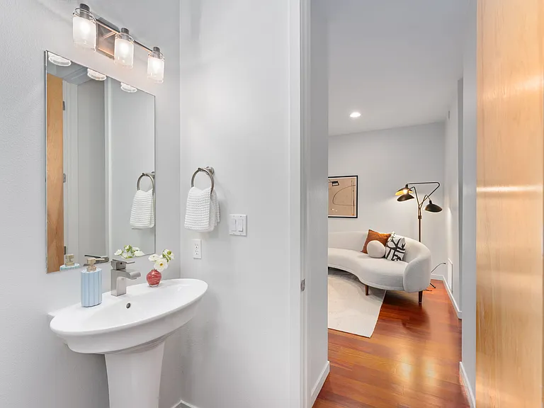 2155 S Logan St #2155 — Photo 54