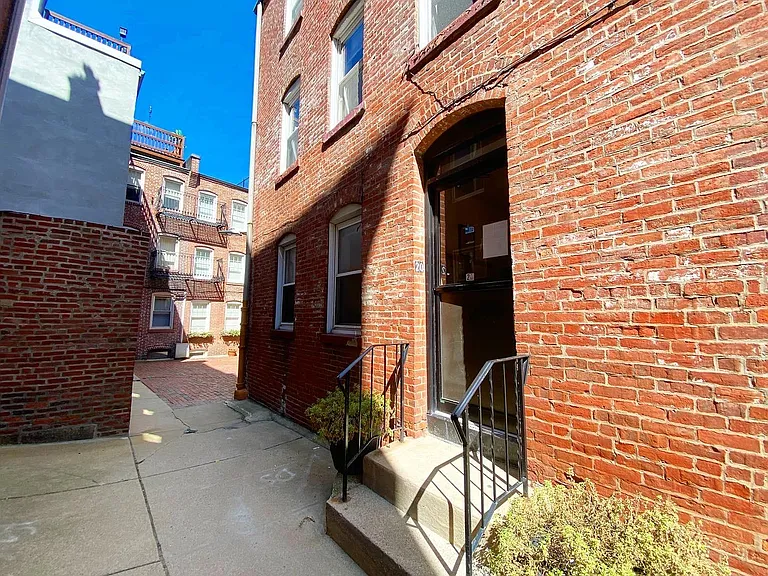 20 Hanover Ave #O — Photo 22
