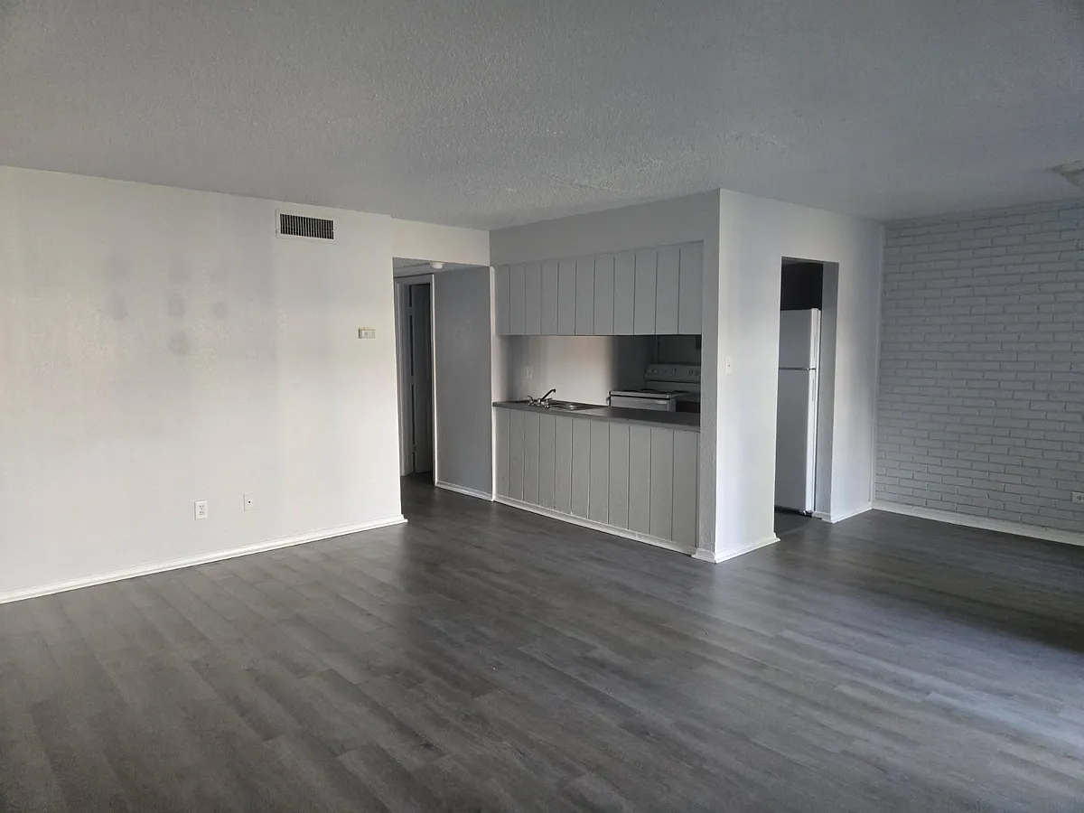 Unfurnished but beautiful! - 4217 Hessmer Ave #117