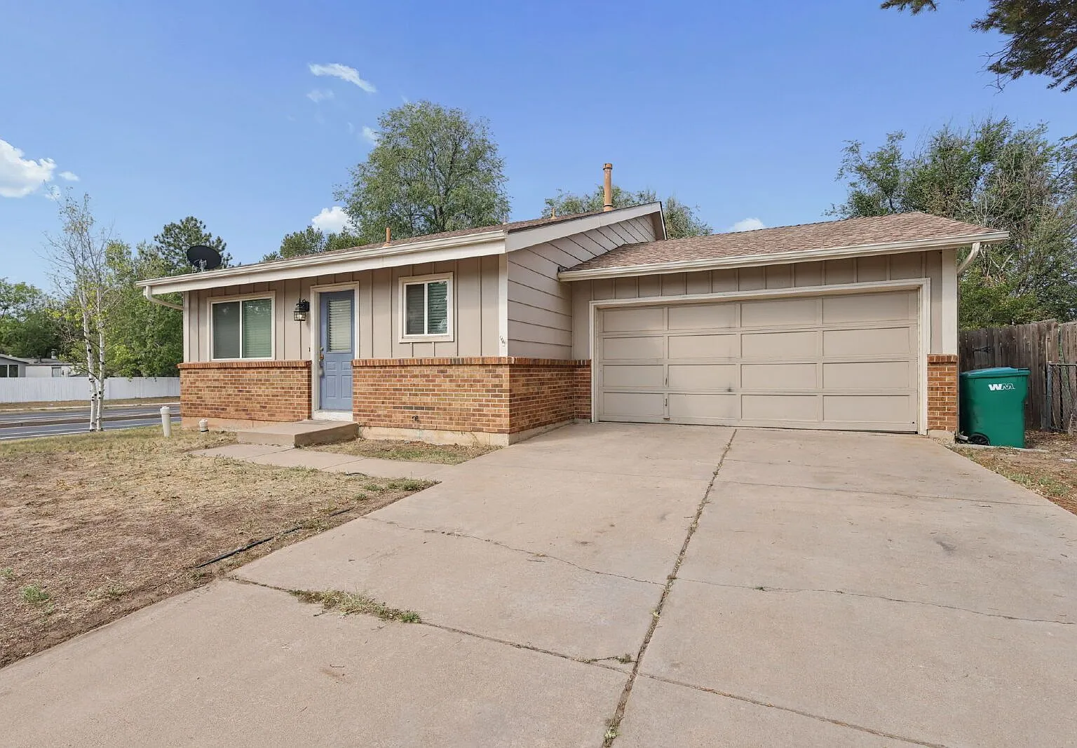 3 bed, 2.0 bath, 1320 sqft, $1,950 — Photo 1