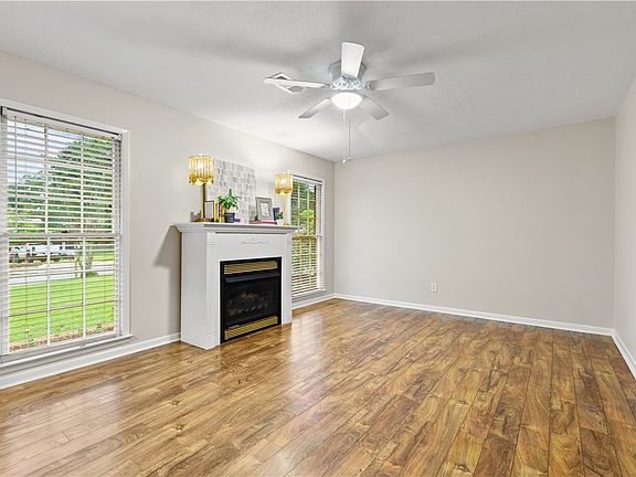 3rd image of 1409 Dunwall Ct