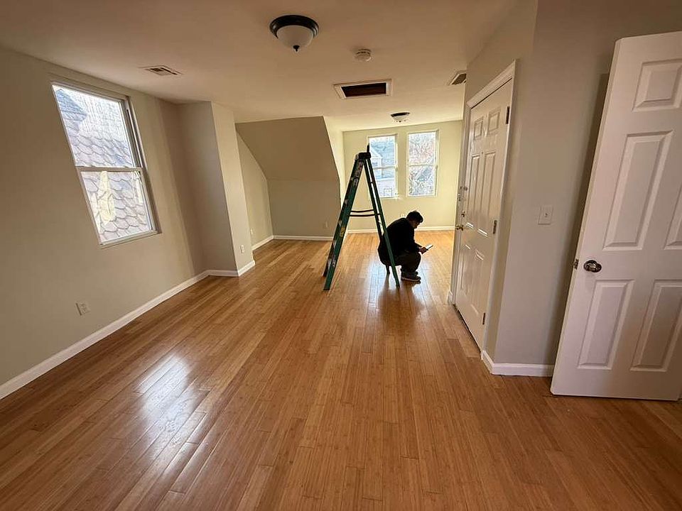 2nd image of 115 Seymour Ave #3