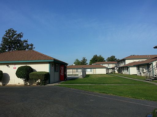 2nd image of 3104 Denver Ave APT 6