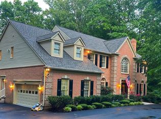 11220 Devereux Manor Ln, Fairfax Station, VA 22039
